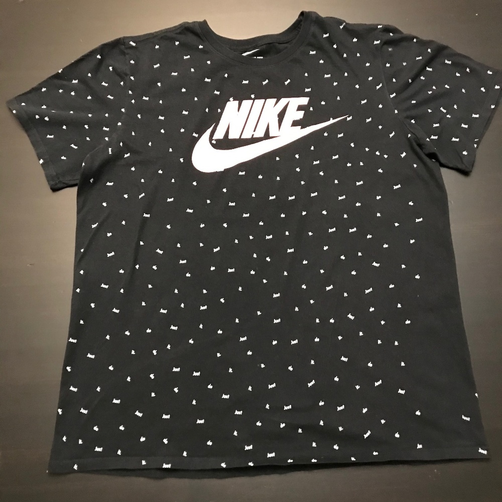 NIKE Women's Sportswear "Just Do It" Allover Print